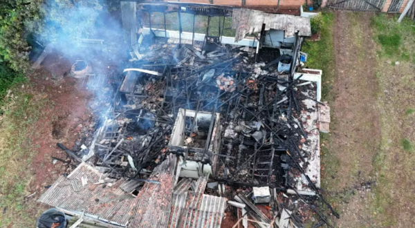 Homem é preso suspeito de incendiar casa da ex-namorada após término no Paraná