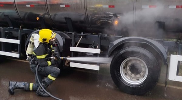 Princípio de incêndio é registrado na BR-282