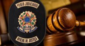 Vereador e servidora pública são alvos de mandados de busca e apreensão