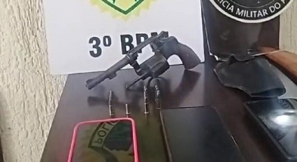 Mulher é alvo de disparos em São Lourenço do Oeste; suspeitos são presos