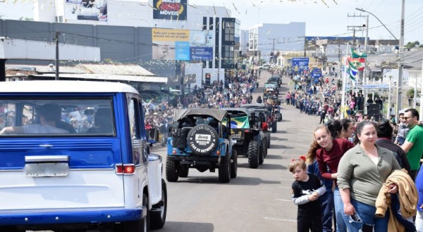 Desfile cívico acontece no sábado na Avenida Sete de Setembro em Dionísio Cerqueira