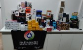 Polícia apreende mais de 40 celulares, perfumes e outros eletrônicos durante fiscalização