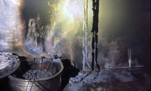 Incêndio causa estragos em cozinha de restaurante