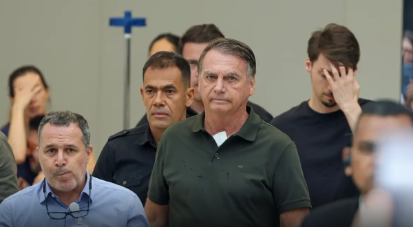 Bolsonaro melhora função renal, mas marcadores inflamatórios sobem