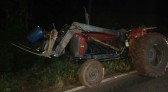 Colisão entre trator e motocicleta deixa homem ferido