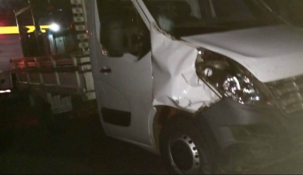 Homem morre atropelado por caminhão de pequeno porte na BR-282