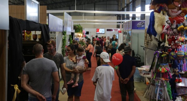 Adiamento da EXPOSANTO 2026 é confirmado pela prefeitura e ACESAS