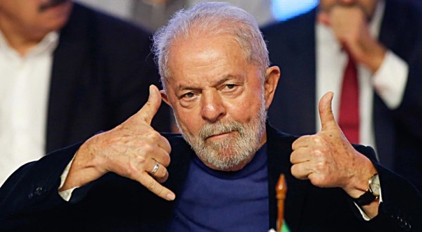 Lula vence o segundo turno e volta para o terceiro mandato de presidente