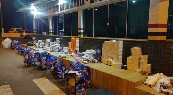 Ônibus é abordado e polícia apreende cerca de R$ 270 mil em produtos contrabandeados em SC