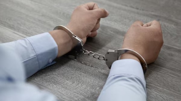 Homem é preso por descumprir medida protetiva da Lei Maria da Penha