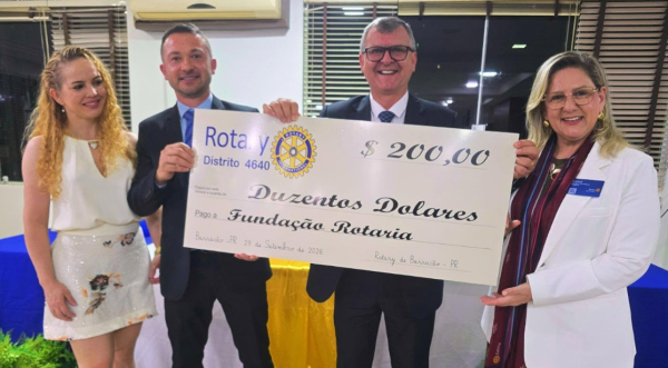 Rotary Club de Barracão recebe governador do Distrito 4640 em reunião festiva