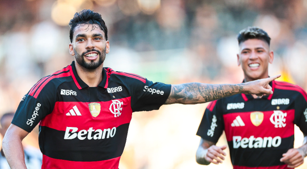 Clube de Regatas do Flamengo vence clássico no Nilton Santos e avança à semifinal do Carioca