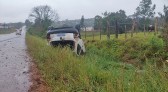 Mulher fica ferida após saída de pista seguida de capotamento na BR-163