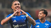 Cruzeiro goleia o Vitória no Mineirão e conquista primeira vitória em casa no Brasileirão
