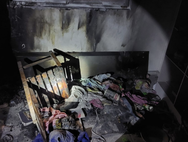 Vizinhos salvam crianças de incêndio em apartamento