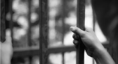 Dezessete detentos fogem de penitenciária