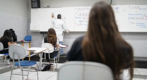 Prazo para adesão ao Programa Pé-de-Meia termina no próximo domingo