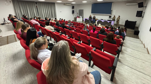 Prefeitura promove palestra do Agosto Lilás e reforça combate à violência doméstica