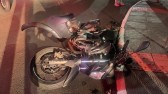 Motoboy fica ferido após ser atingido por carro em cruzamento