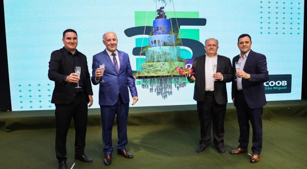 Sicoob São Miguel celebra 35 anos de história com eventos marcantes e homenagens