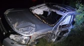 Após colidir em caminhão automóvel fica destruído na SC 161