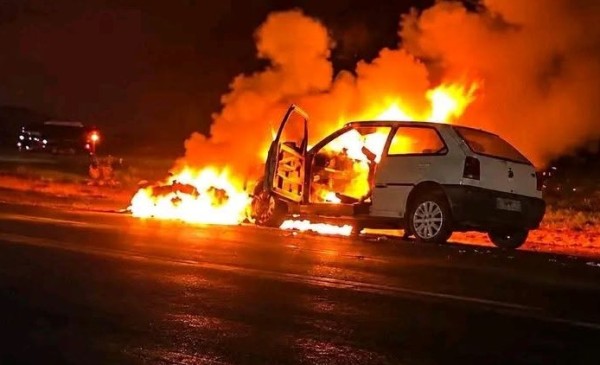 Locutor de rodeios Geovani Araújo, o “imperador do rodeio”, morre após acidente na PR-317