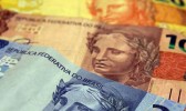 Salário mínimo pode ir a R$ 1.320 apenas em maio