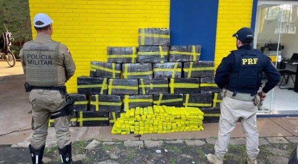 Ação conjunta da PRF, PM e Civil apreende quase 600 quilos de maconha