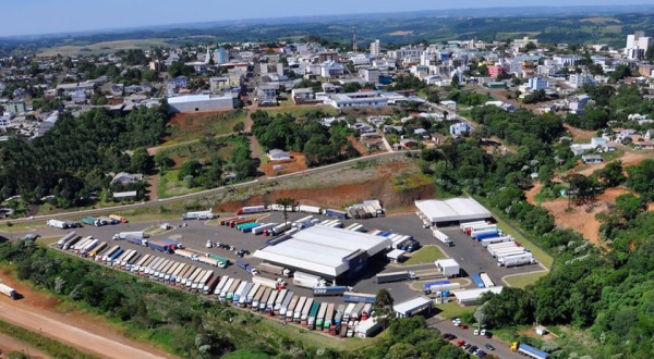 Com perfil exportador, movimento de abril pela aduana foi pouco abaixo ao dos números de março