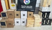 Homem de 46 anos é preso com mais de 100 caixas de vinho por descaminho
