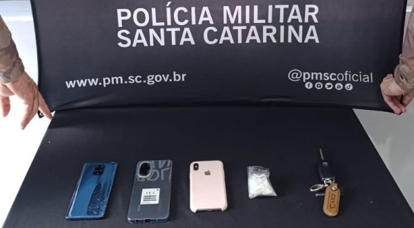 Casal é preso por tráfico de drogas na BR-163; mulher já usava tornozeleira eletrônica