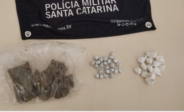 Polícia Militar localiza e aprende droga em São Miguel do Oeste