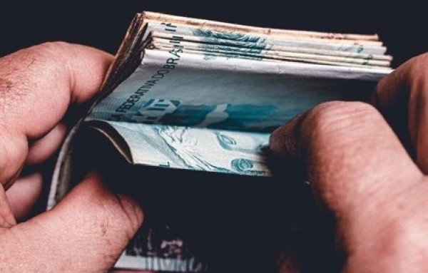 Após sete meses de alta, inadimplência tem queda em novembro