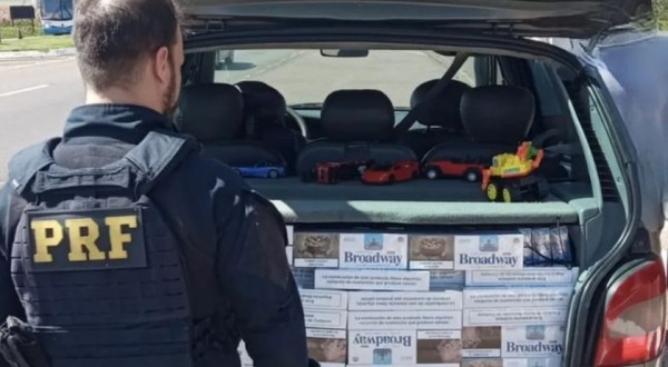 Casal usa filho de 4 anos em contrabando para tentar despistar polícia e é preso pela 3ª vez no Paraná