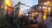 Galpão fica destruído após incêndio registrado na Linha Derrubada Alta