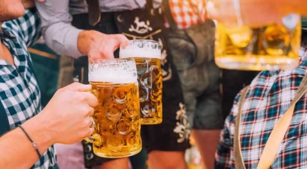 Passa de 1 milhão o número de copos de chope consumidos na Oktoberfest Blumenau 2022
