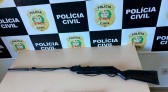 Pai é preso após polícia encontrar munições em mochila de criança de 5 anos
