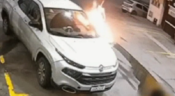 Homem é detido após atear fogo em combustível derramado em posto de SC