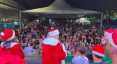 Acendimento das luzes de Natal encanta comunidade e marca chegada do Papai Noel