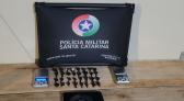 Adolescente é apreendido com 32 buchas de cocaína
