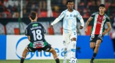 Carlos Vinícius perde três pênaltis, e Grêmio empata com Palestino pela Sul-Americana
