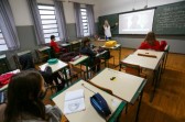 Governo de SC nomeia 1,5 mil servidores da educação e anuncia concurso
