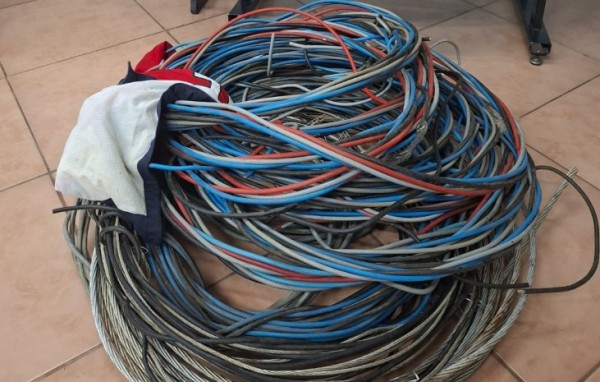 Suspeito é preso com cerca de 100 metros de fios furtados da Celesc