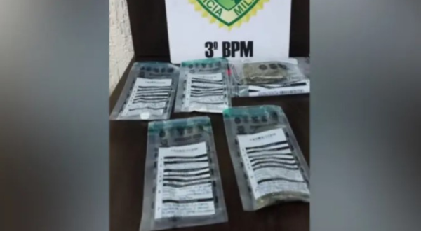 Homem é preso por tráfico após troca de aparelho de carro por drogas