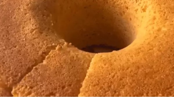 Bolo de Fubá com apenas 4 ingredientes; Confira