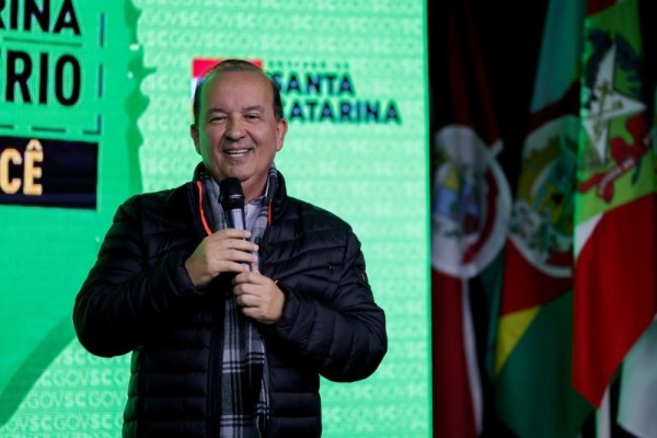 Jorginho Mello anuncia mais de R$ 60 milhões em obras da Casan e Celesc em SC