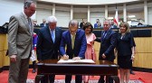 Jorginho Mello e Marilisa Boehm assumem o Governo Catarinense
