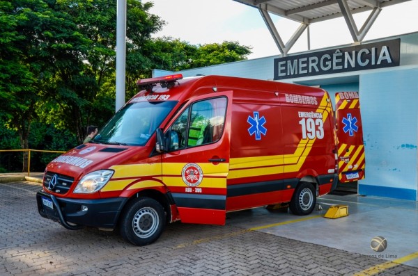 Homem sofre ferimentos graves após cair de telhado em Descanso