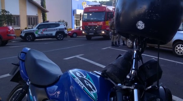 Motociclista sofre fratura exposta após se envolver em acidente de trânsito no centro