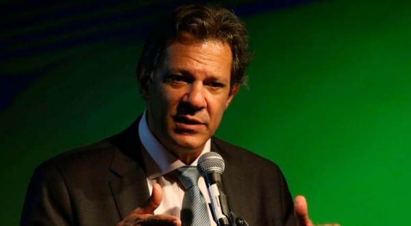 Haddad defende taxar aposta eletrônica para compensar perda com mudança no IR
